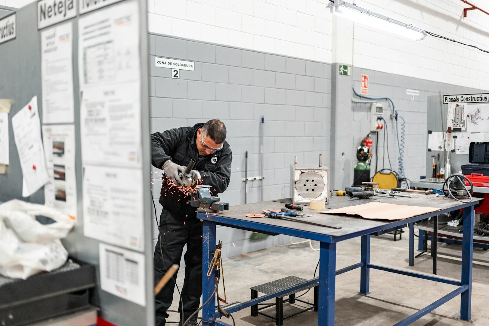 apprentice electrician hands on training workshop
